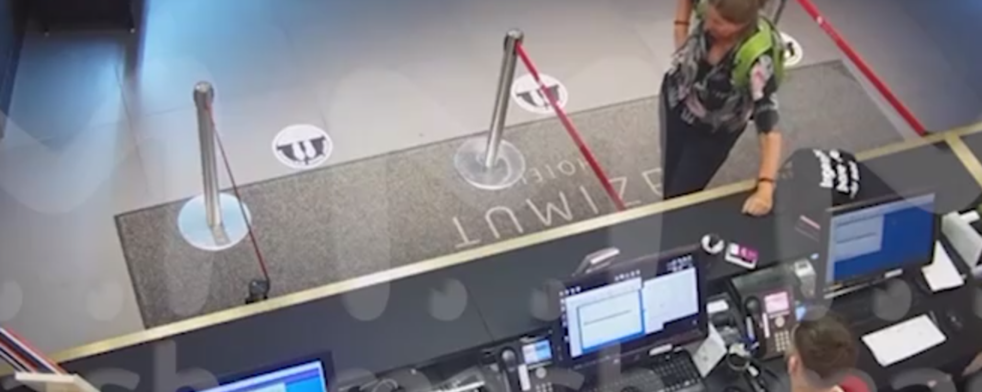 Agitated Norwegian consulate employee ranting against Russian hotel employees. Screengrab of Mash Telegram video. - Sputnik International, 1920, 30.07.2022
