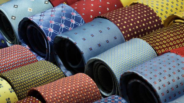 Silk ties rolled in a shop window display - Sputnik International