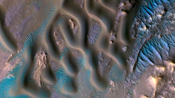 Piles of Sand with Different Sizes and Colors - Sputnik International