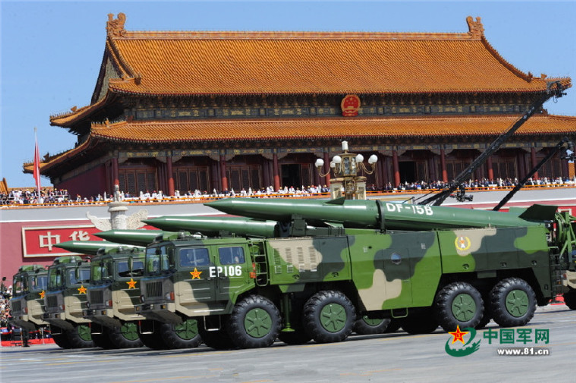 During the military parade on Sept. 3, 2015, an improved variant of Dongfeng 15 (DF-15) known as DF-15B was displayed to the public. During the military parade on Sept. 3, 2015, an improved variant of Dongfeng 15 (DF-15) known as DF-15B was displayed to the public. - Sputnik International, 1920, 02.08.2022