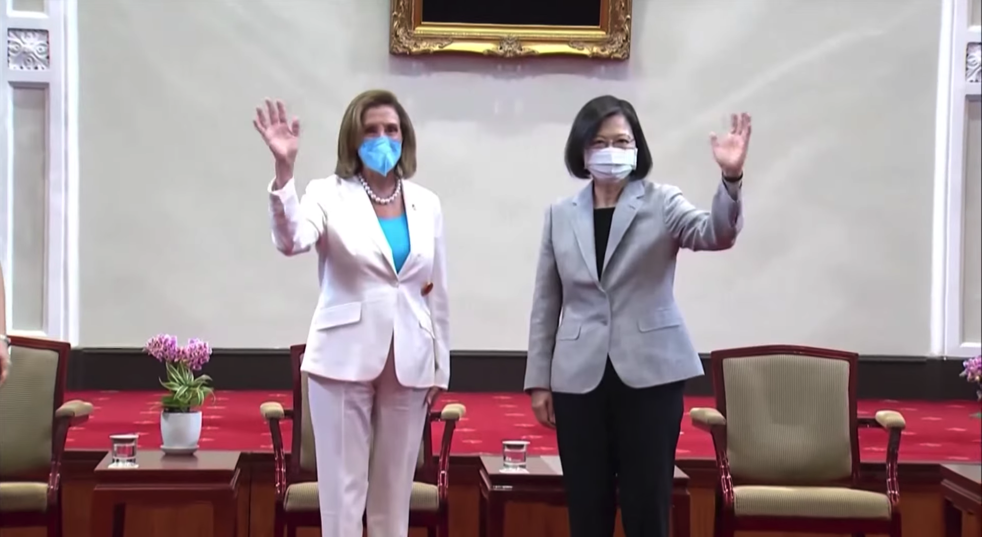 Screenshot captures moment US House Speaker Nancy Pelosi officially met Taiwanese President Tsai Ing Wen on August 3, 2022. Screenshot captures moment US House Speaker Nancy Pelosi officially met Taiwanese President Tsai Ing Wen on August 3, 2022. - Sputnik International, 1920, 03.08.2022