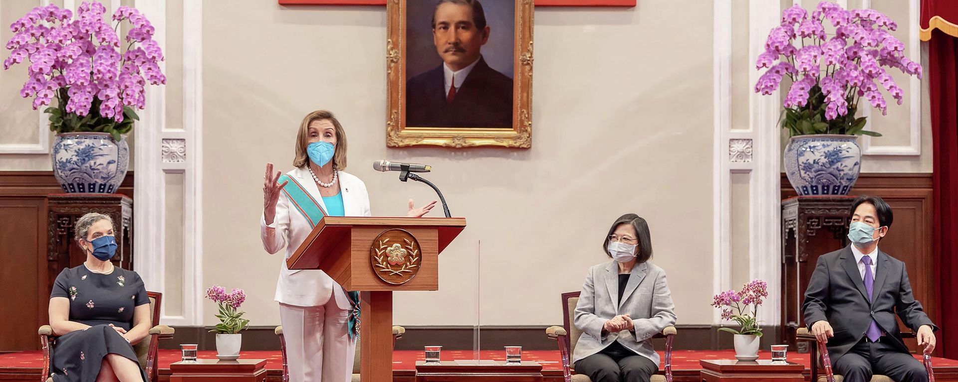 In this photo released by the Taiwan Presidential Office, U.S. House Speaker Nancy Pelosi speaks during a meeting with Taiwanese President President Tsai Ing-wen, second from right, in Taipei, Taiwan, Wednesday, Aug. 3, 2022 - Sputnik International, 1920, 17.08.2022
