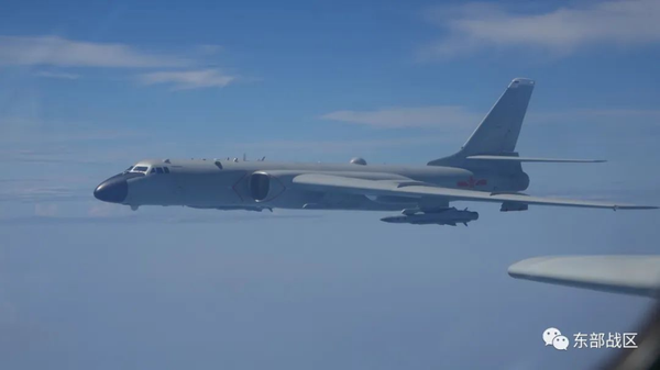 A Chinese People's Liberation Army Air Force (PLAAF) H-6K bomber participates in drills near Taiwan on August 3, 2022 - Sputnik International