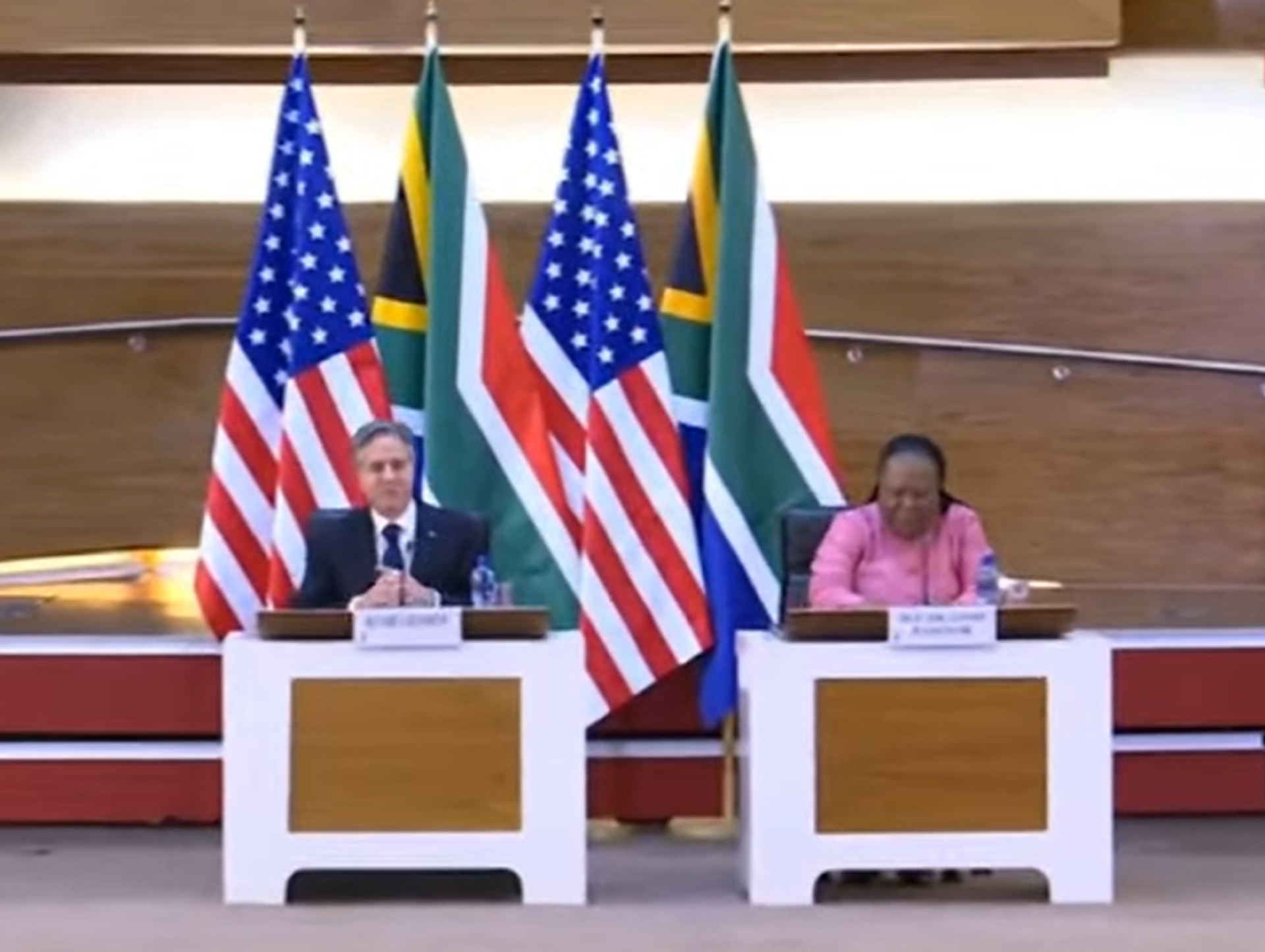 US Secretary of State Antony Blinken and South African Foreign Minister Naledi Pandor hold a joint press conference in Pretoria, South Africa, on August 8, 2022. US Secretary of State Antony Blinken and South African Foreign Minister Naledi Pandor hold a joint press conference in Pretoria, South Africa, on August 8, 2022. - Sputnik International, 1920, 20.09.2022