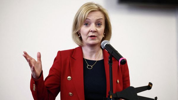 Contender to become the country's next Prime minister and leader of the Conservative party British Foreign Secretary Liz Truss delivers a speech during a campaign event in Leeds, on July 28, 2022 - Sputnik International