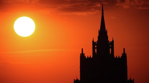 The building of the Ministry of Foreign Affairs of the Russian Federation in Moscow at sunset. - Sputnik International
