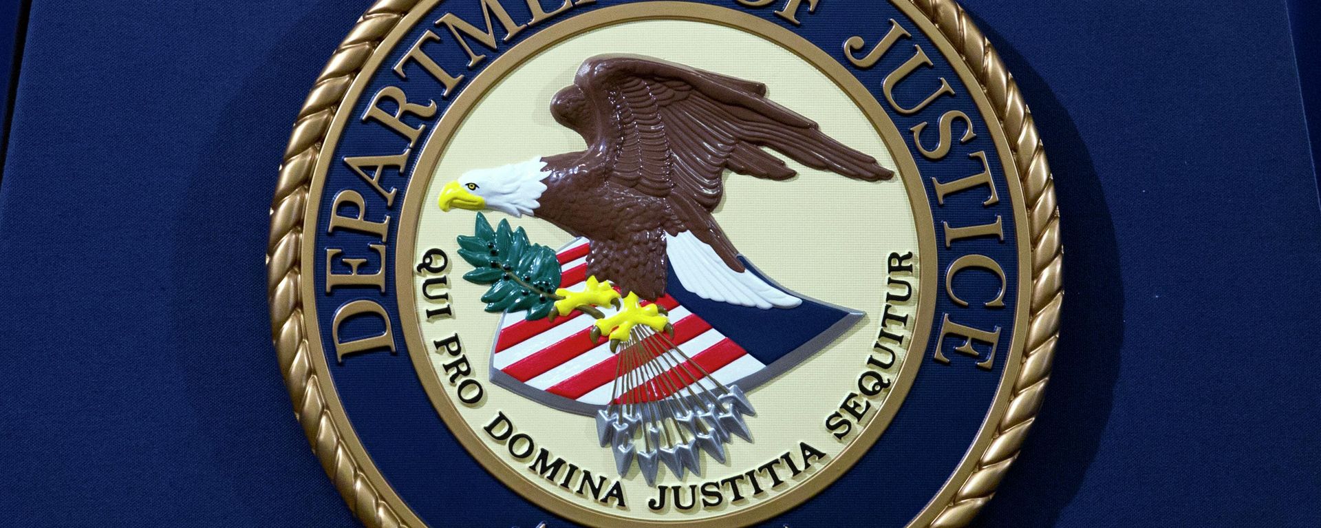 FILE - In this Nov. 28, 2018, file photo, the Department of Justice seal is seen in Washington, D.C. The Justice Department has released a new regulation spelling out detailed nationwide requirements for sex offender registration under a law Congress passed in 2006. The regulation released Monday stems from the Sex Offender Registration and Notification Act. It requires convicted sex offenders to register in the states in which they live, work or attend school. (AP Photo/Jose Luis Magana, File) FILE - In this Nov. 28, 2018, file photo, the Department of Justice seal is seen in Washington, D.C. The Justice Department has released a new regulation spelling out detailed nationwide requirements for sex offender registration under a law Congress passed in 2006. The regulation released Monday stems from the Sex Offender Registration and Notification Act. It requires convicted sex offenders to register in the states in which they live, work or attend school. (AP Photo/Jose Luis Magana, File) - Sputnik International, 1920, 19.08.2022