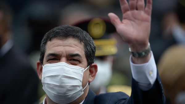 Paraguayan Vice-President Hugo Velazquez waves outside the National Assembly after the inauguration of Ecuador's new president Guillermo Lasso, in Quito, on May 24, 2021. - Sputnik International
