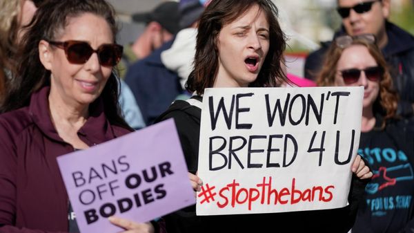 People attend an abortion-rights rally at the Utah State Capitol, on May 3, 2022, in Salt Lake City. - Sputnik International