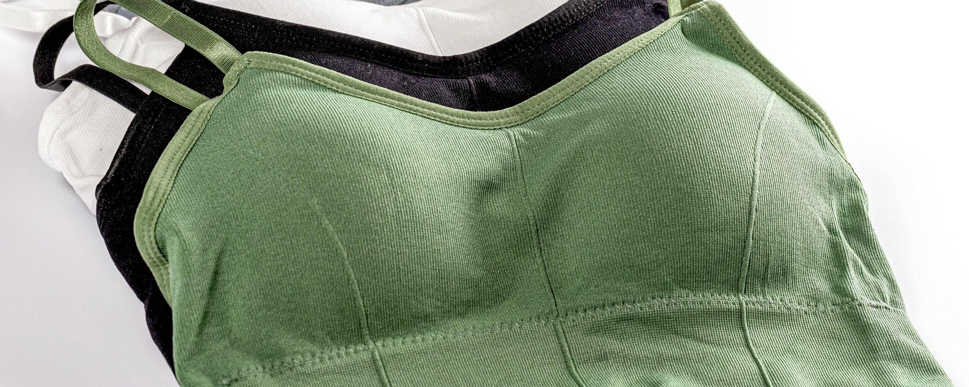 Women's bras in different colors, close-up Women's bras in different colors, close-up - Sputnik International, 1920, 13.08.2022
