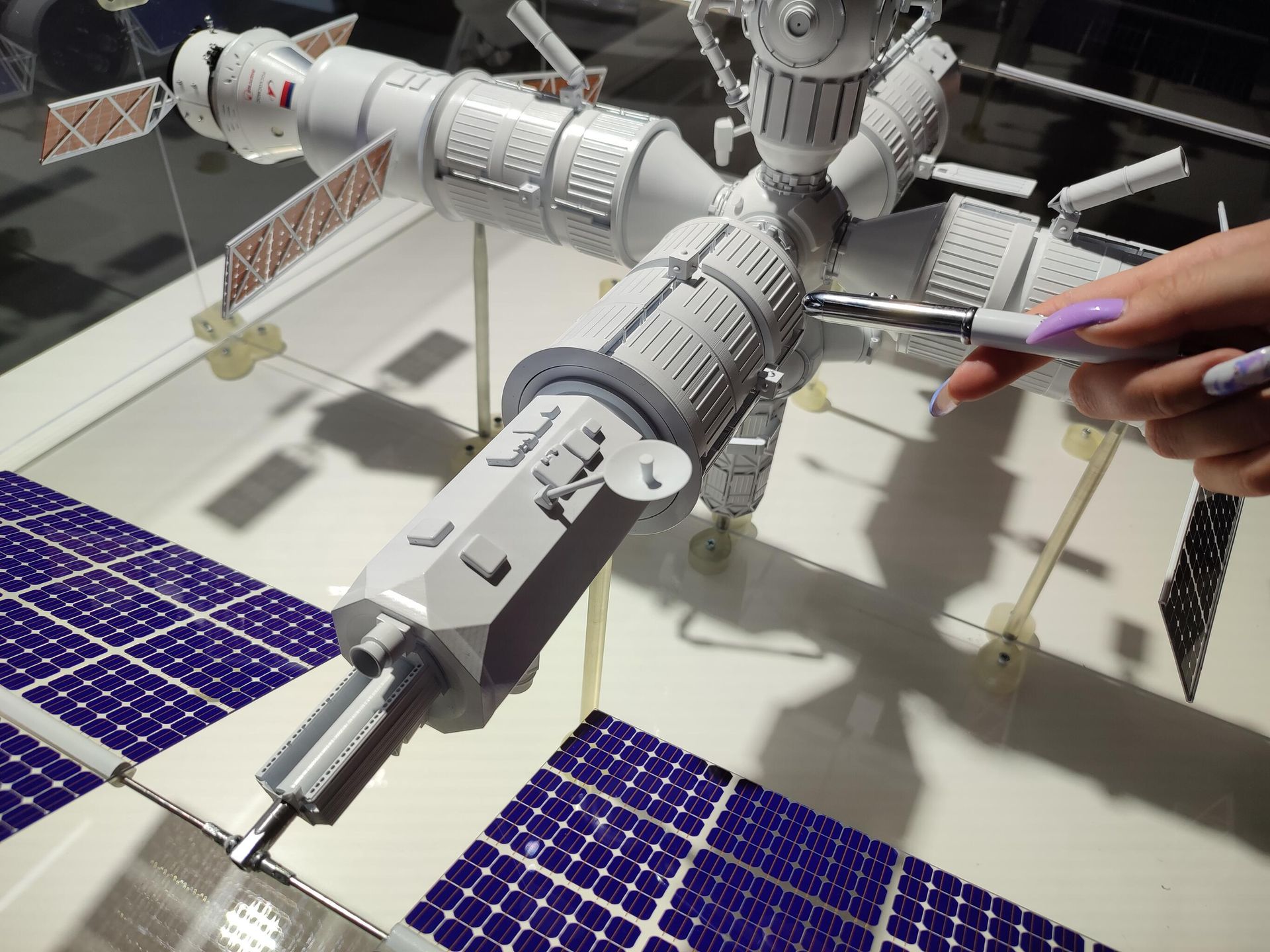 A model of a new Russian space station on display at the ARMY-2022 expo A model of a new Russian space station on display at the ARMY-2022 expo - Sputnik International, 1920, 16.08.2022
