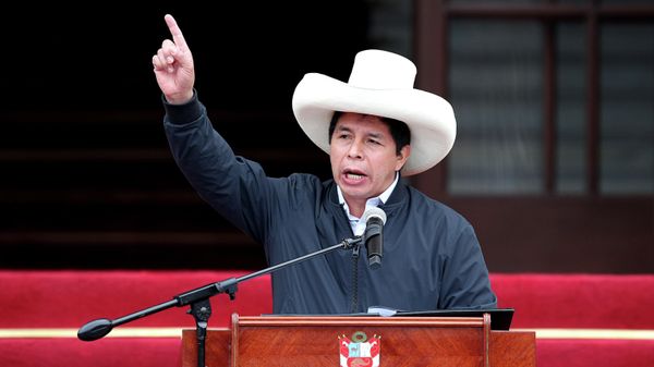 Peruvian President Pedro Castillo attends a ceremony to promote a law that extends automatic graduation from university due to the COVID-19 pandemic in Lima, Peru, Monday, Nov. 22, 2021. - Sputnik International