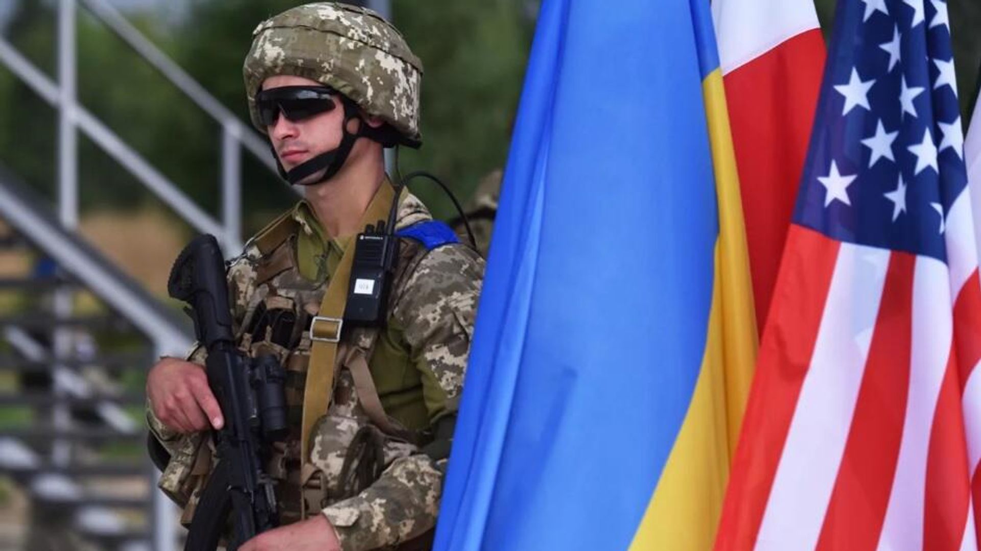 A soldier at the Three Swords-2021 tactical drills, jointly held by the Ukrainian Armed Forces and NATO countries at the Yavorovsky training facility in the Lvov Region. A soldier at the Three Swords-2021 tactical drills, jointly held by the Ukrainian Armed Forces and NATO countries at the Yavorovsky training facility in the Lvov Region. - Sputnik International, 1920, 03.08.2023