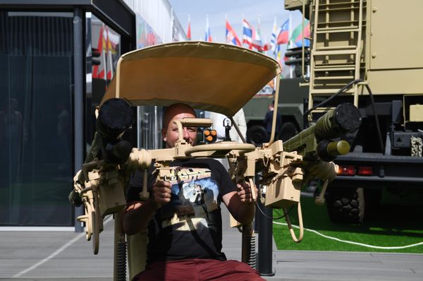 A visitor at the exhibition during the international military-technical forum Army-2022 at the Patriot Convention and Exhibition Center. - Sputnik International