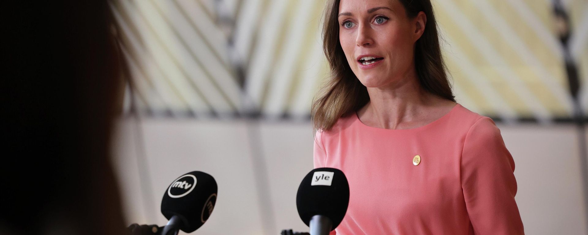 Finland's Prime Minister Sanna Marin speaks with the media as she arrives for an EU summit in Brussels, Thursday, June 23, 2022. Finland's Prime Minister Sanna Marin speaks with the media as she arrives for an EU summit in Brussels, Thursday, June 23, 2022. - Sputnik International, 1920, 03.02.2023