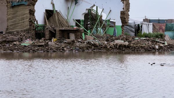 This picture taken on August 18, 2022 shows a view of a destroyed house following floods in the village of Makaylab in Sudan's Nile River State - Sputnik International