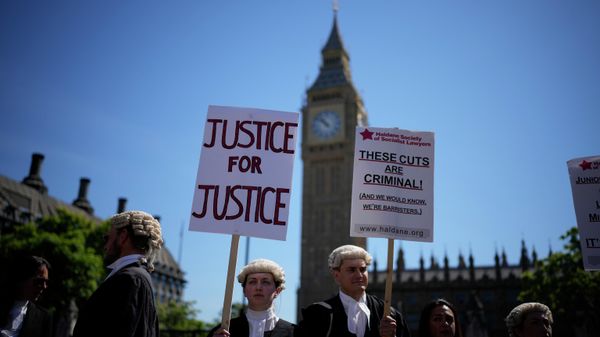 Barristers protest over pay outside the Houses of Parliament - Sputnik International