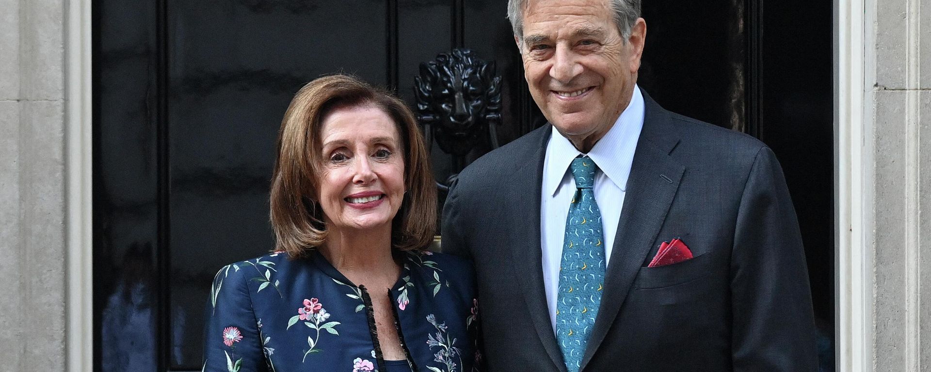 US Speaker of the House, Nancy Pelosi (L) and her husband Paul Pelosi, pose for the media outsise of 10 Downing Street in central London, on September 16, 2021, as she arrives for a meeting with Britain's Prime Minister Boris Johnson. US Speaker of the House, Nancy Pelosi (L) and her husband Paul Pelosi, pose for the media outsise of 10 Downing Street in central London, on September 16, 2021, as she arrives for a meeting with Britain's Prime Minister Boris Johnson. - Sputnik International, 1920, 23.08.2022