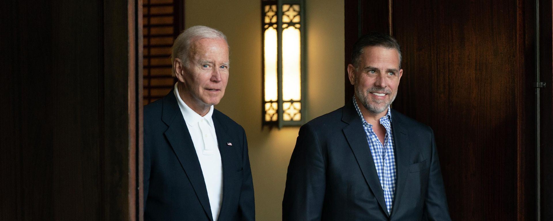 President Joe Biden and his son Hunter Biden leave Holy Spirit Catholic Church in Johns Island, S.C., after attending a Mass, Saturday, Aug. 13, 2022. President Joe Biden and his son Hunter Biden leave Holy Spirit Catholic Church in Johns Island, S.C., after attending a Mass, Saturday, Aug. 13, 2022. - Sputnik International, 1920, 27.05.2023