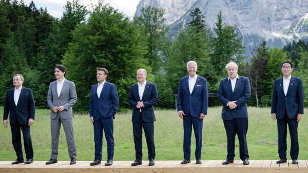 rom left, Italy's Prime Minister Mario Draghi, Canada's Prime Minister Justin Trudeau, France's President Emmanuel Macron, Germany's Chancellor Olaf Scholz, US President Joe Biden, Britain's Prime Minister Boris Johnson and Japan's Prime Minister Fumio Kishida pose for a group photo at Castle Elmau in Kruen, near Garmisch-Partenkirchen, Germany, on Sunday, June 26, 2022. - Sputnik International