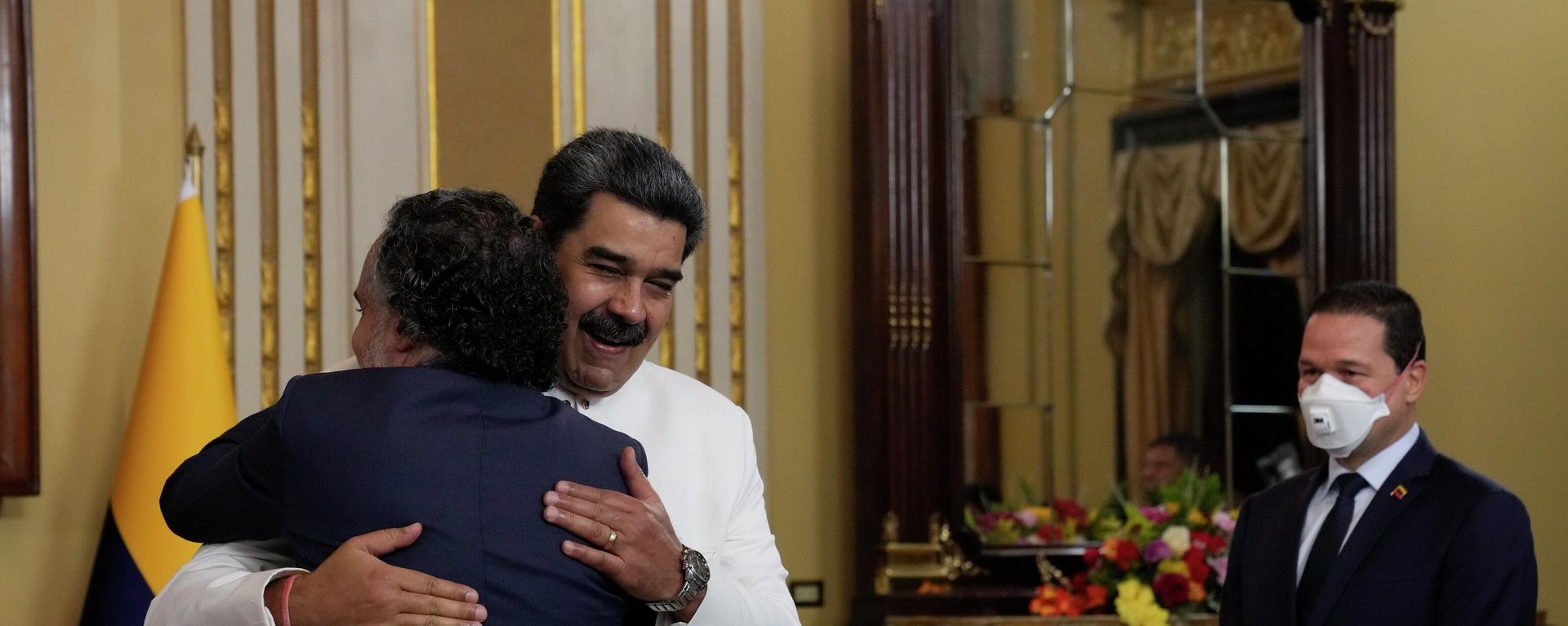 Venezuela's President Nicolas Maduro, in white, embraces Colombia's new ambassador Armando Benedetti as they meet at Miraflores Palace in Caracas, Venezuela, Monday, Aug 29, 2022. Venezuela's President Nicolas Maduro, in white, embraces Colombia's new ambassador Armando Benedetti as they meet at Miraflores Palace in Caracas, Venezuela, Monday, Aug 29, 2022. - Sputnik International, 1920, 30.08.2022