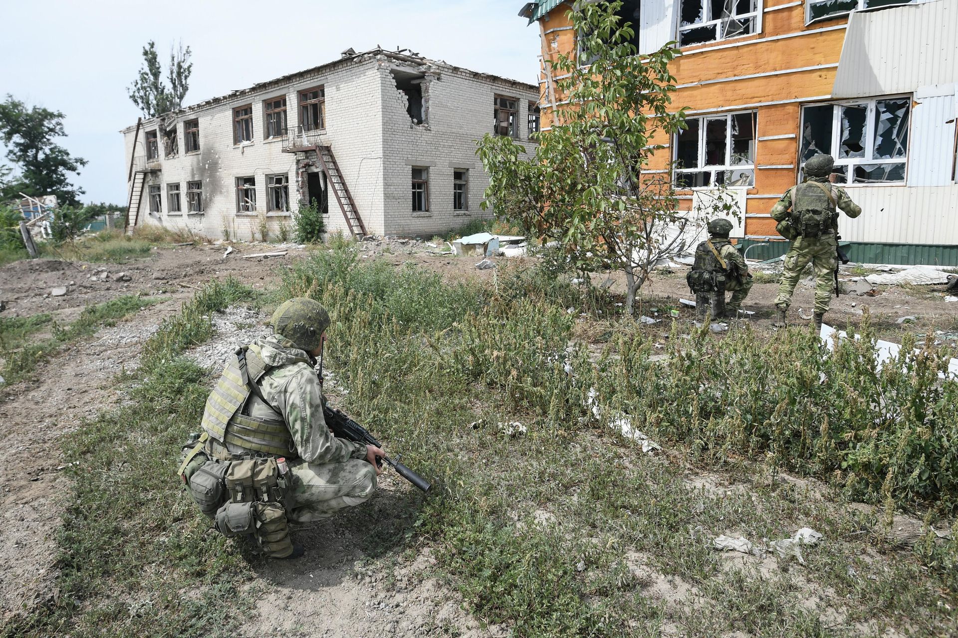 Russian forces take control of former kindergarten used by Ukrainian troops in the settlement of Alexandrovka, Kherson Region. August 15, 2022. Russian forces take control of former kindergarten used by Ukrainian troops in the settlement of Alexandrovka, Kherson Region. August 15, 2022. - Sputnik International, 1920, 26.01.2023