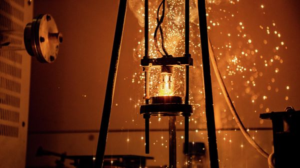 Russian Scientists Combine Key Beneficial Effects in One Coating - Sputnik International