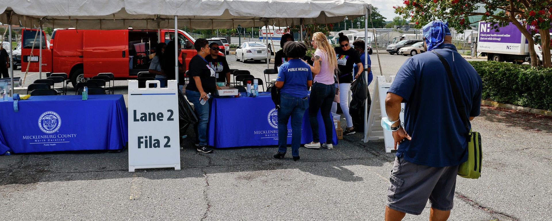 A person stands in line waiting to register for the monkeypox vaccine at a clinic run by the Mecklenburg County Public Health Department in Charlotte, N.C., Saturday, Aug. 20, 2022. A person stands in line waiting to register for the monkeypox vaccine at a clinic run by the Mecklenburg County Public Health Department in Charlotte, N.C., Saturday, Aug. 20, 2022. - Sputnik International, 1920, 06.09.2022