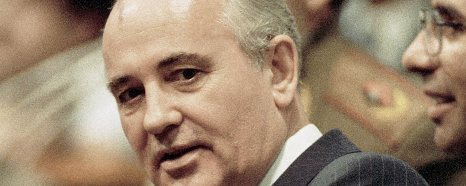 On this April 1, 1989 file photo Soviet leader Mikhail Gorbachev pointing at a photographer during his official visit to Cuba in Havana, Cuba. - Sputnik International, 1920, 31.08.2022