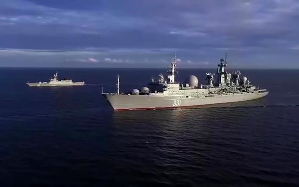 Russian and Chinese warships meet in the Sea of Japan during the Vostok-2022 military exercises - Sputnik International