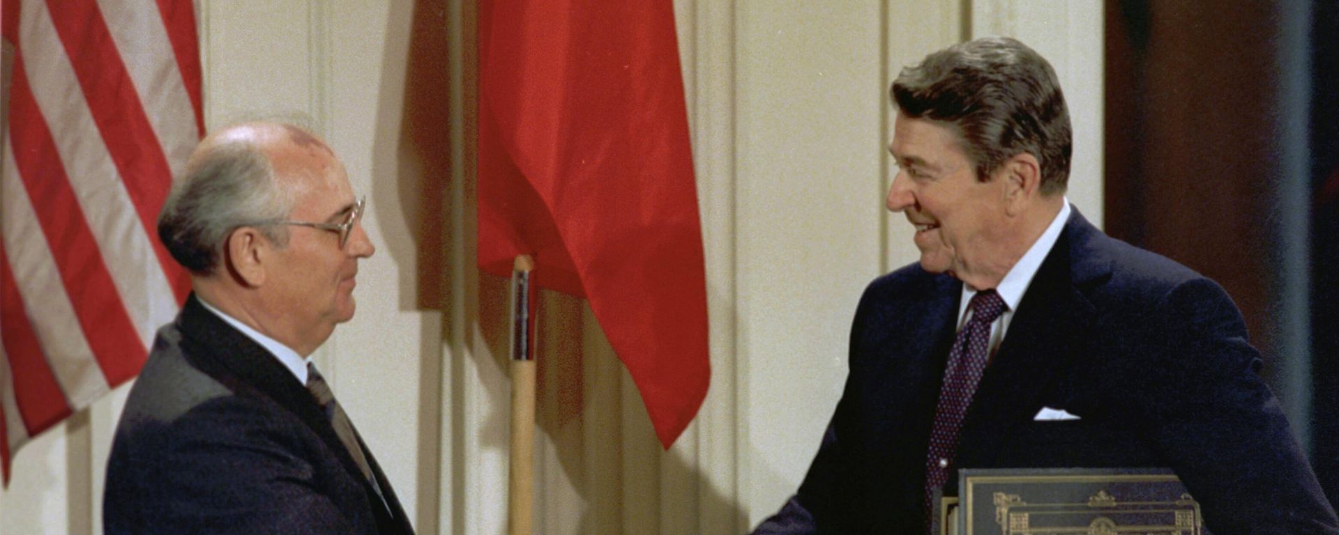 Official visit of the General Secretary of the Central Committee of the CPSU Mikhail Sergeevich Gorbachev to the United States of America Official visit of the General Secretary of the Central Committee of the CPSU Mikhail Sergeevich Gorbachev to the United States of America - Sputnik International, 1920, 03.09.2022