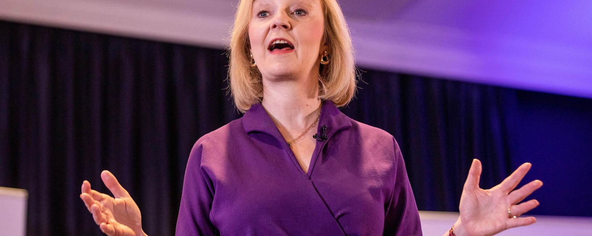 Contender to become the country's next Prime minister and leader of the Conservative party British Foreign Secretary Liz Truss speaks during a Conservative Party Hustings event in Belfast, on August 17, 2022 Contender to become the country's next Prime minister and leader of the Conservative party British Foreign Secretary Liz Truss speaks during a Conservative Party Hustings event in Belfast, on August 17, 2022 - Sputnik International, 1920, 05.09.2022
