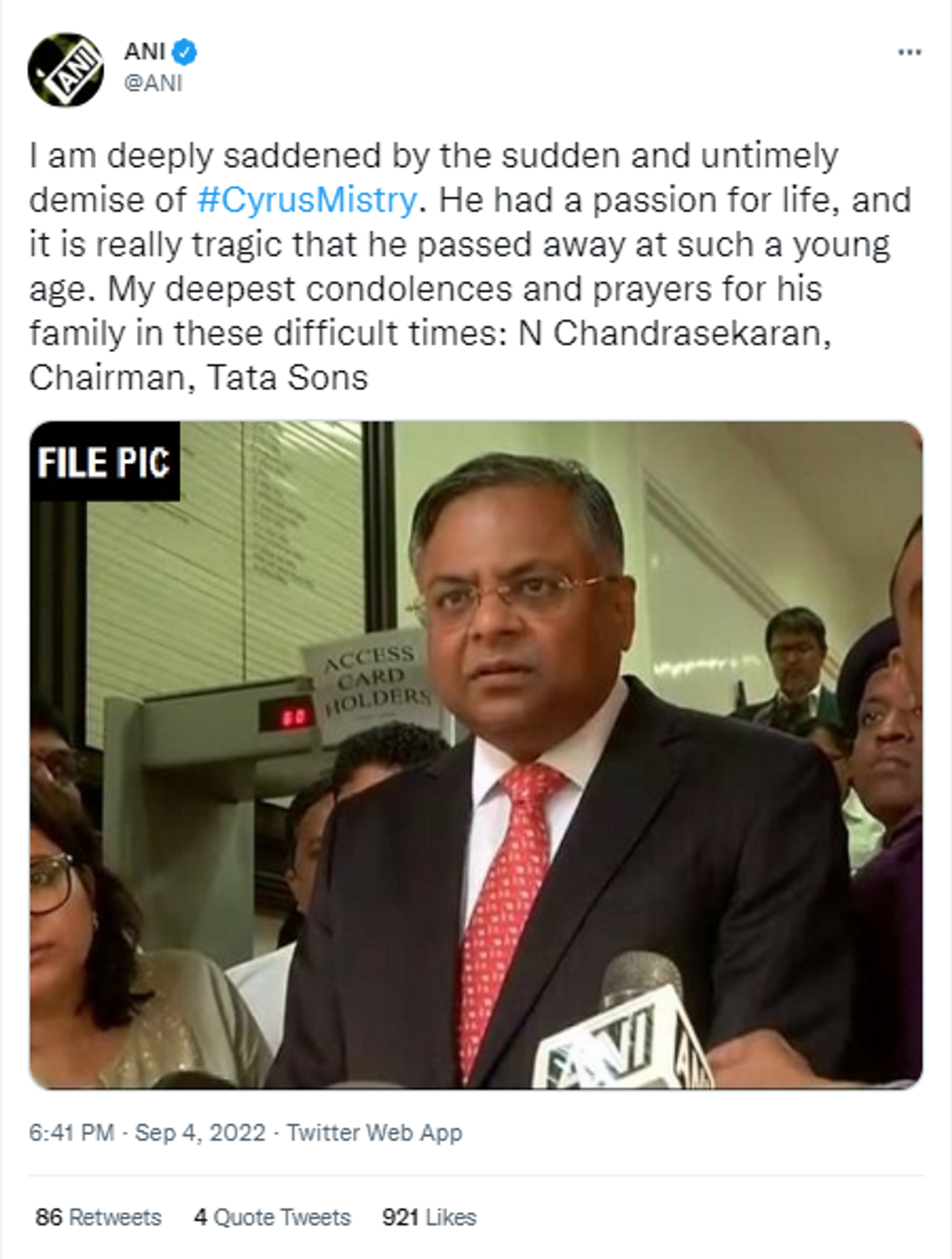Netizens Mourn Demise of Indian Business Tycoon Cyrus Mistry Died in Road Accident in Mumbai  - Sputnik International, 1920, 04.09.2022