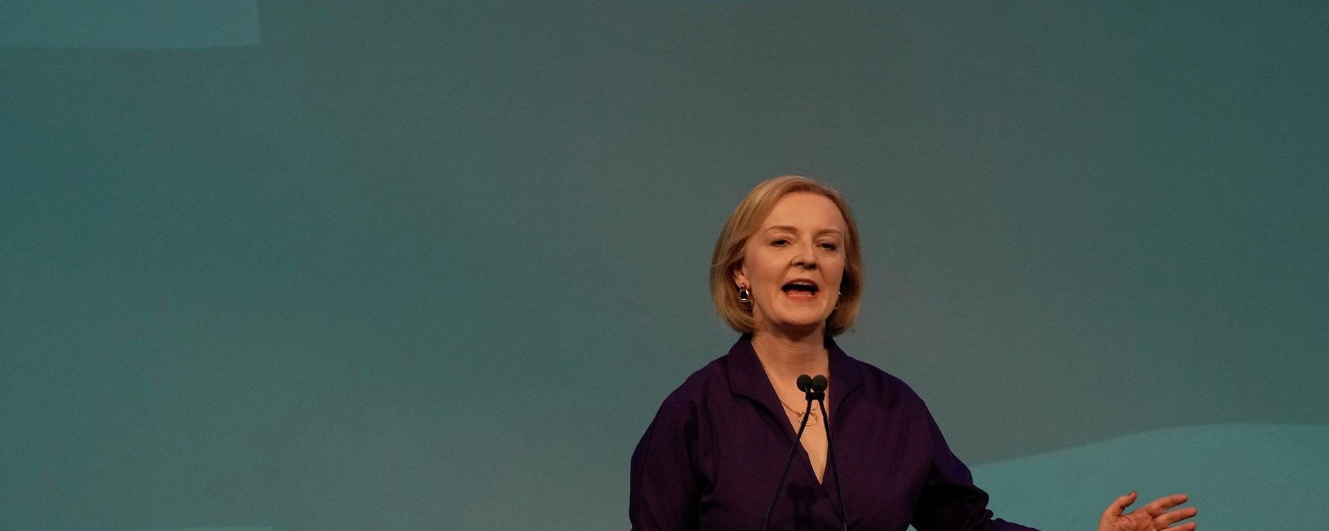 British lawmaker Liz Truss speaks after winning the Conservative Party leadership contest at the Queen Elizabeth II Centre in London, Monday, Sept. 5, 2022 - Sputnik International, 1920, 14.10.2022