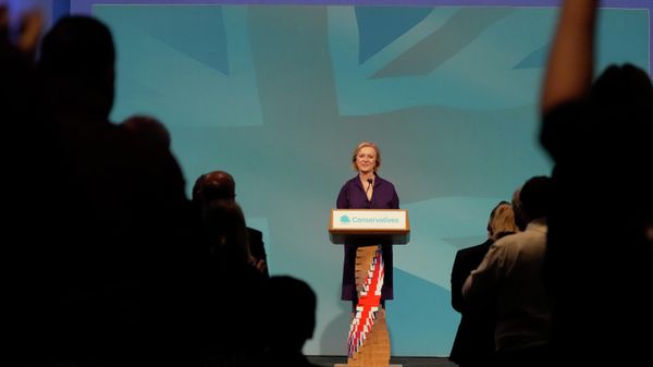 British lawmaker Liz Truss speaks after winning the Conservative Party leadership contest at the Queen Elizabeth II Centre in London, Monday, Sept. 5, 2022. Liz Truss will become Britain's new Prime Minister after an audience with Britain's Queen Elizabeth II on Tuesday Sept. 6. (AP Photo/Frank Augstein) - Sputnik International