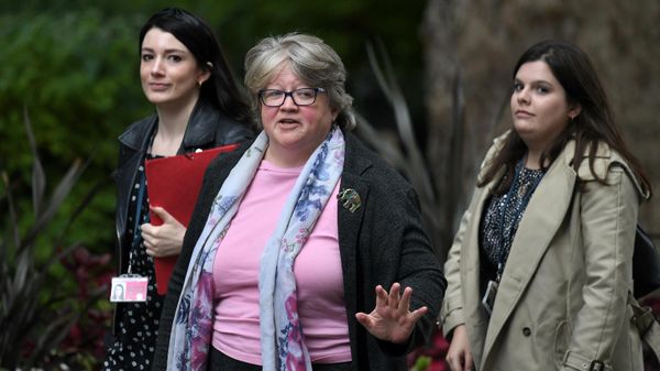 Britain's Work and Pensions Secretary Therese Coffey arrives at 10 Downing Street - Sputnik International
