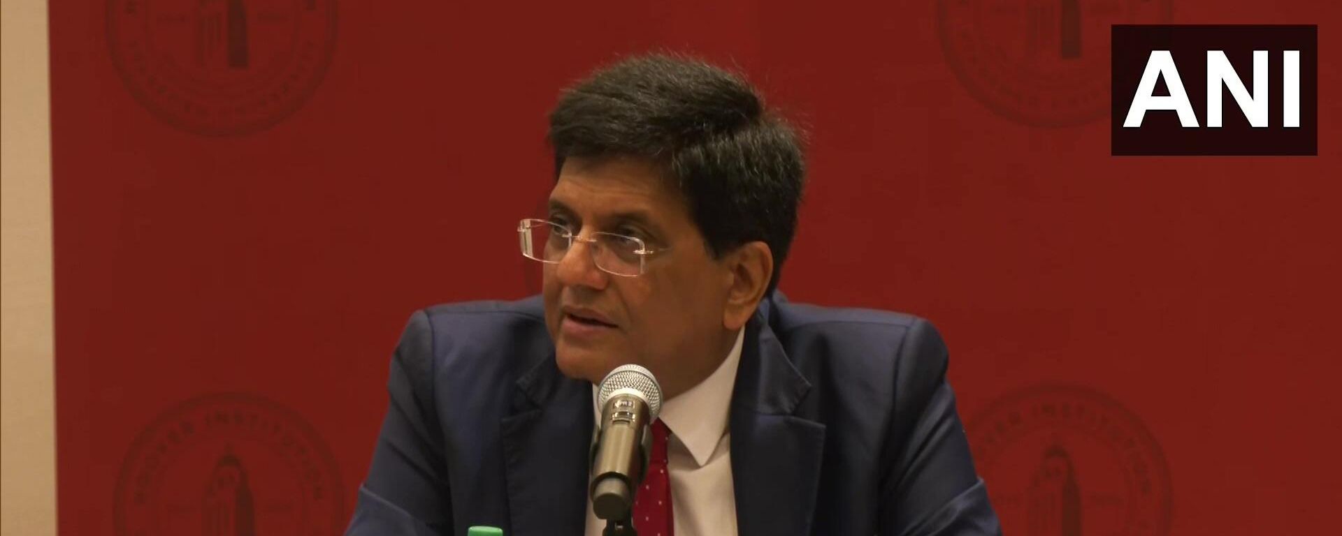 Due to structured education, there is a belief in the management principle that the knowledge coming from textbooks is different from the ground realities: Union Minister Piyush Goyal at Stanford University in California Due to structured education, there is a belief in the management principle that the knowledge coming from textbooks is different from the ground realities: Union Minister Piyush Goyal at Stanford University in California - Sputnik International, 1920, 07.09.2022