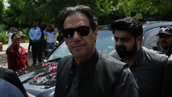 Former Pakistani prime minister Imran Khan (C) arrives to appear before the Anti-Terrorism Court in Islamabad on September 1, 2022 Former Pakistani prime minister Imran Khan (C) arrives to appear before the Anti-Terrorism Court in Islamabad on September 1, 2022 - Sputnik International