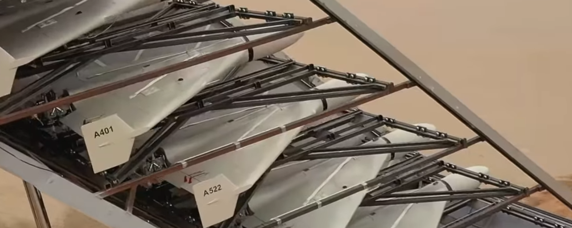 Screengrab of Iranian autonomous drones preparing to fire on mock-up of Israeli nuclear research center during a drill in late 2021. - Sputnik International, 1920, 07.09.2022