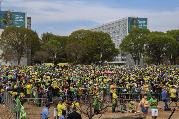 Supporters of Brazilian President Jair Bolsonaro gather at the Ministry Esplanade in Brasilia during celebrations of Brazil's 200 years of independence, on September 7, 2022. - Sputnik International