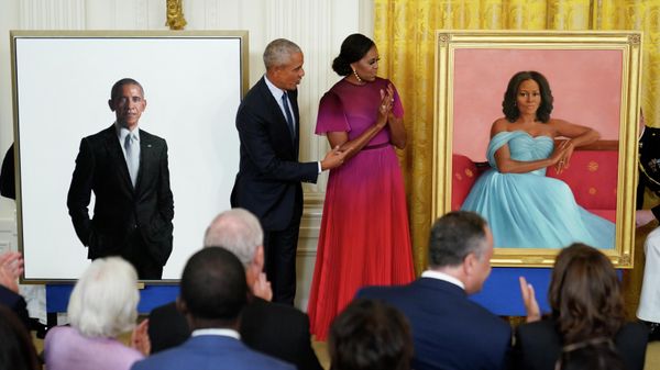 Former President Barack Obama and former first lady Michelle Obama unveil their official White House portraits during a ceremony in the East Room of the White House, Wednesday, Sept. 7, 2022, in Washington. - Sputnik International