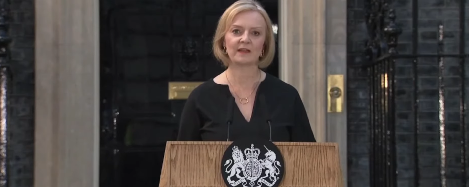 Prime Minister Liz Truss gives a speech on the passing of Queen Elizabeth II. September 8, 2022. Prime Minister Liz Truss gives a speech on the passing of Queen Elizabeth II. September 8, 2022. - Sputnik International, 1920, 08.09.2022