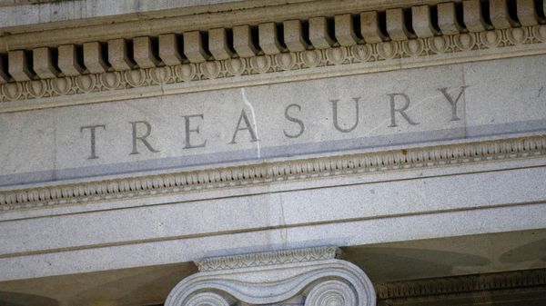 This June 6, 2019, photo shows the U.S. Treasury Department building at dusk in Washington. - Sputnik International