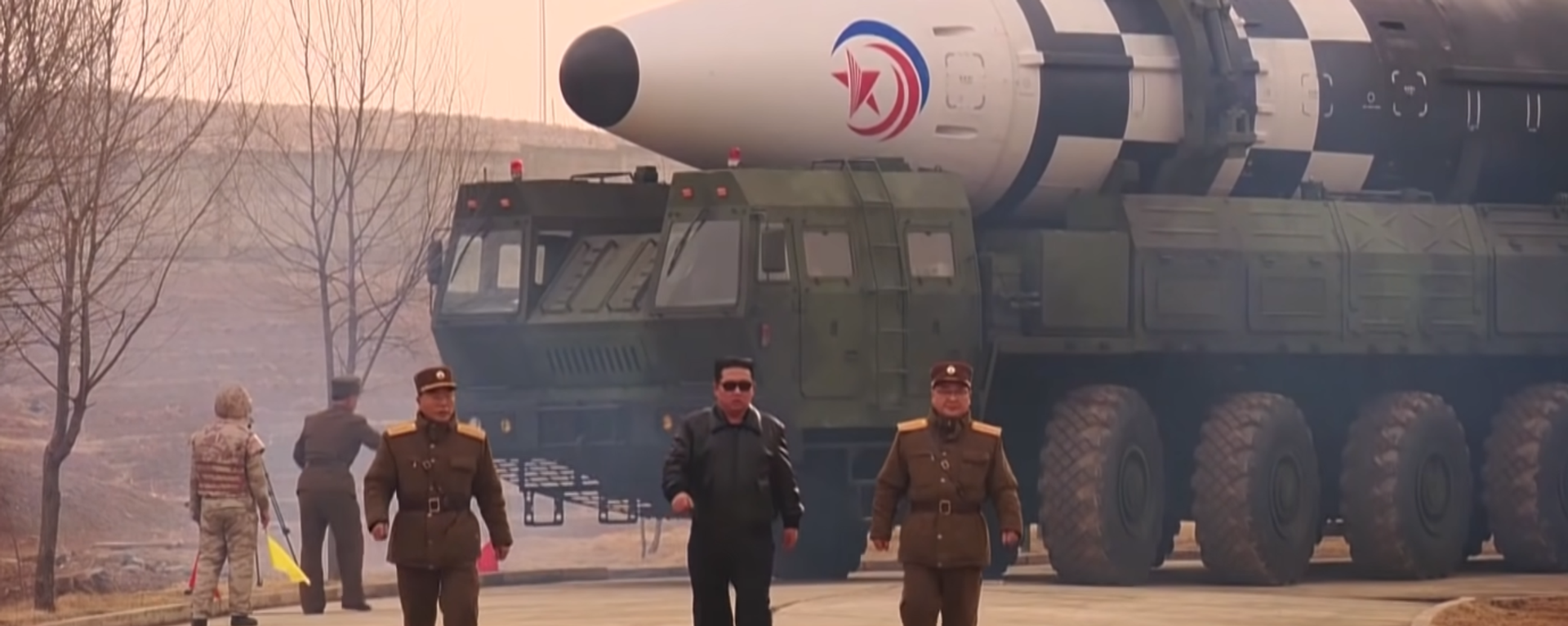 North Korean leader Kim Jong-un takes part in launch of heavy intercontinental ballistic missile test. North Korean leader Kim Jong-un takes part in launch of heavy intercontinental ballistic missile test. - Sputnik International, 1920, 26.12.2022
