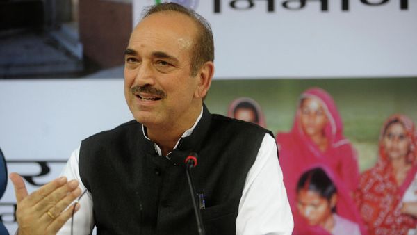 Indian Health Minister Ghulam Nabi Azad addresses a press conference in New Delhi on September 17, 2009 - Sputnik International