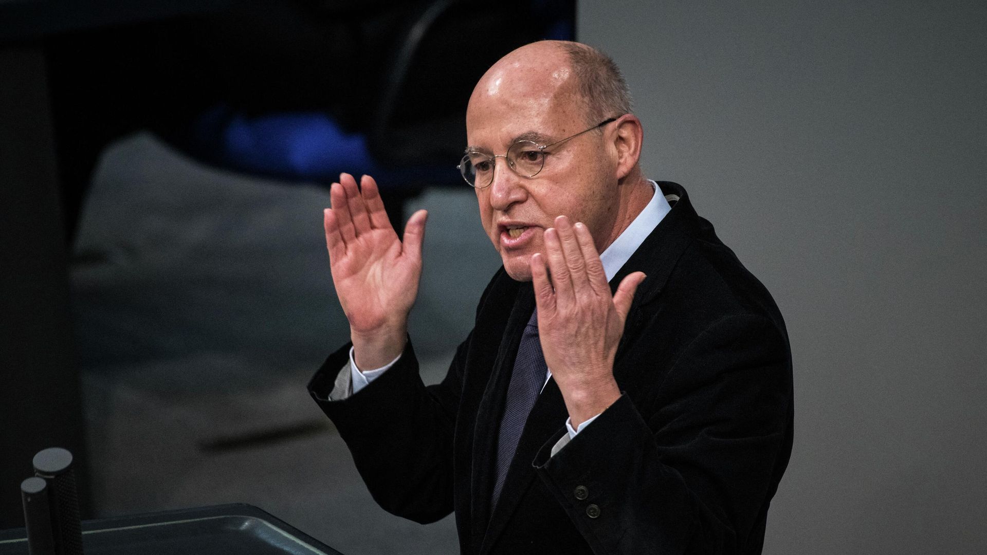 Gregor Gysi of The Left (Die Linke) party addresses delegates during a session of the Bundestag (lower house of parliament) in Berlin on January 27, 2022, with the debate focusing on Europe's future and Germany's G7 presidency - Sputnik International, 1920, 09.09.2022