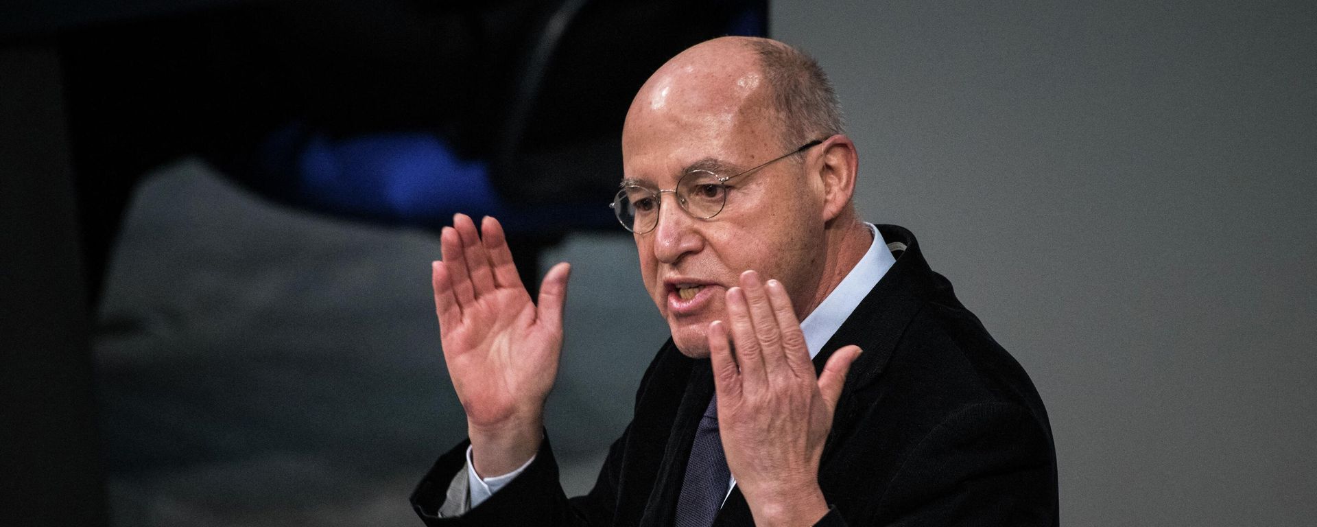 Gregor Gysi of The Left (Die Linke) party addresses delegates during a session of the Bundestag (lower house of parliament) in Berlin on January 27, 2022, with the debate focusing on Europe's future and Germany's G7 presidency Gregor Gysi of The Left (Die Linke) party addresses delegates during a session of the Bundestag (lower house of parliament) in Berlin on January 27, 2022, with the debate focusing on Europe's future and Germany's G7 presidency - Sputnik International, 1920, 09.09.2022
