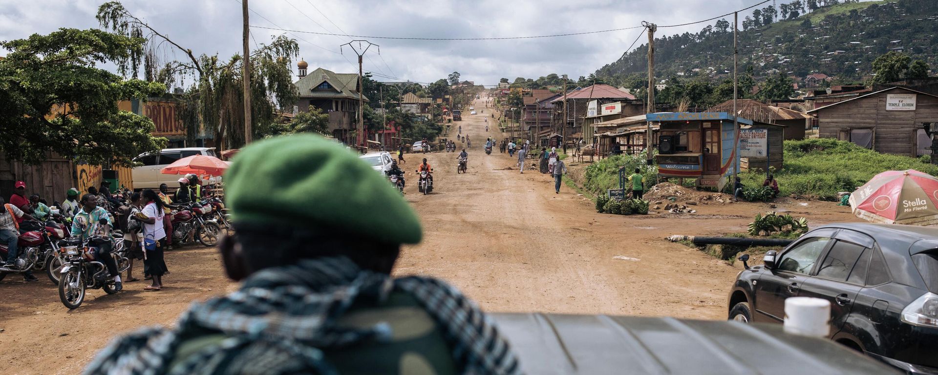 Congolese soldiers drive along the road from Beni to the Ugandan border, 80 kilometers east, northeastern Democratic Republic of Congo, on May 23, 2021. Congolese soldiers drive along the road from Beni to the Ugandan border, 80 kilometers east, northeastern Democratic Republic of Congo, on May 23, 2021. - Sputnik International, 1920, 12.09.2022