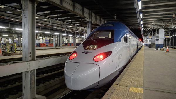 A general view shows the Avelia Liberty, a high-speed train built for US rail operator Amtrak by French manufacturer Alstom, during a media preview at the William H. Gray III 30th Street Station in Philadelphia on May 23, 2022. ( - Sputnik International