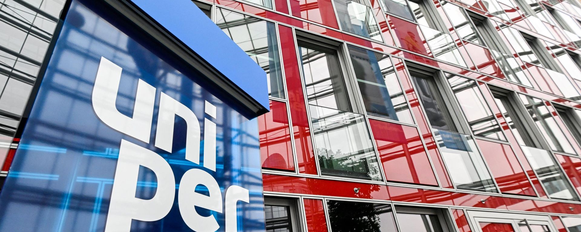 This file photo taken on July 22, 2022 shows the logo of energy supplier Uniper in the entrance hall at the company's headquarters in Dusseldorf, western Germany This file photo taken on July 22, 2022 shows the logo of energy supplier Uniper in the entrance hall at the company's headquarters in Dusseldorf, western Germany - Sputnik International, 1920, 14.09.2022